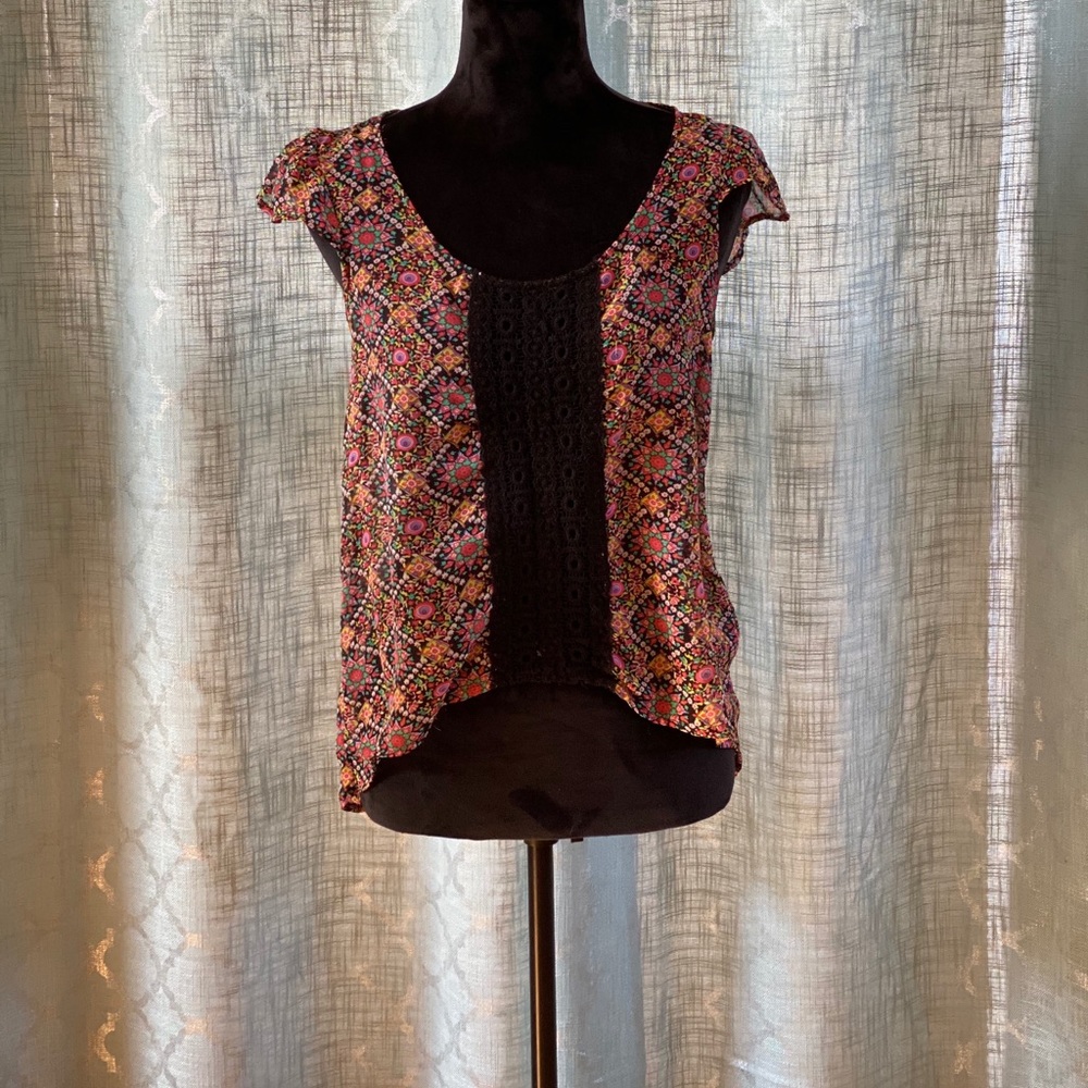 Wallflower top w/ black lace (medium)